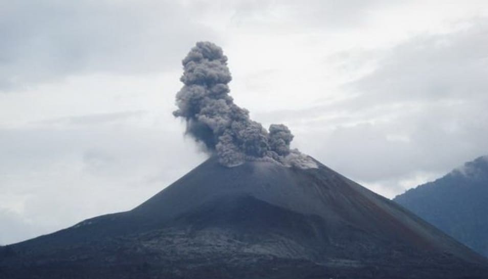 Empat Gunung Api Erupsi Bersamaan, Apakah Saling Berkaitan?