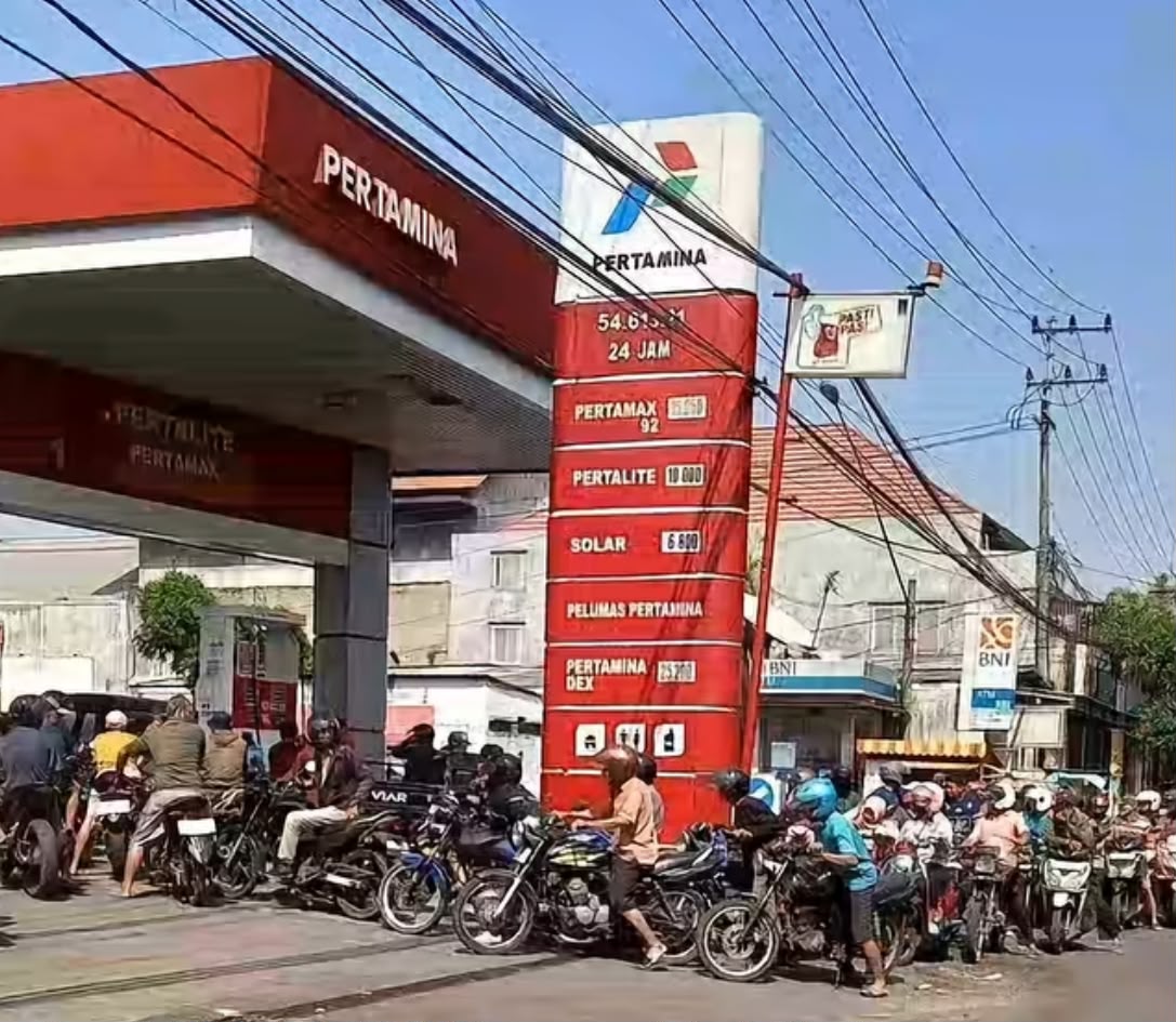 Imbas Antrean BBM, Pemkab Jember Berlakukan WFH untuk ASN