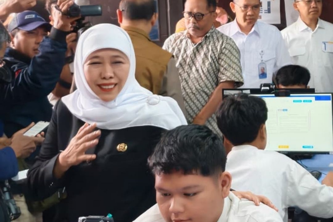 Gubernur Khofifah Tinjau TKA Hari Pertama, Pastikan Tidak Ada Kendala Teknis