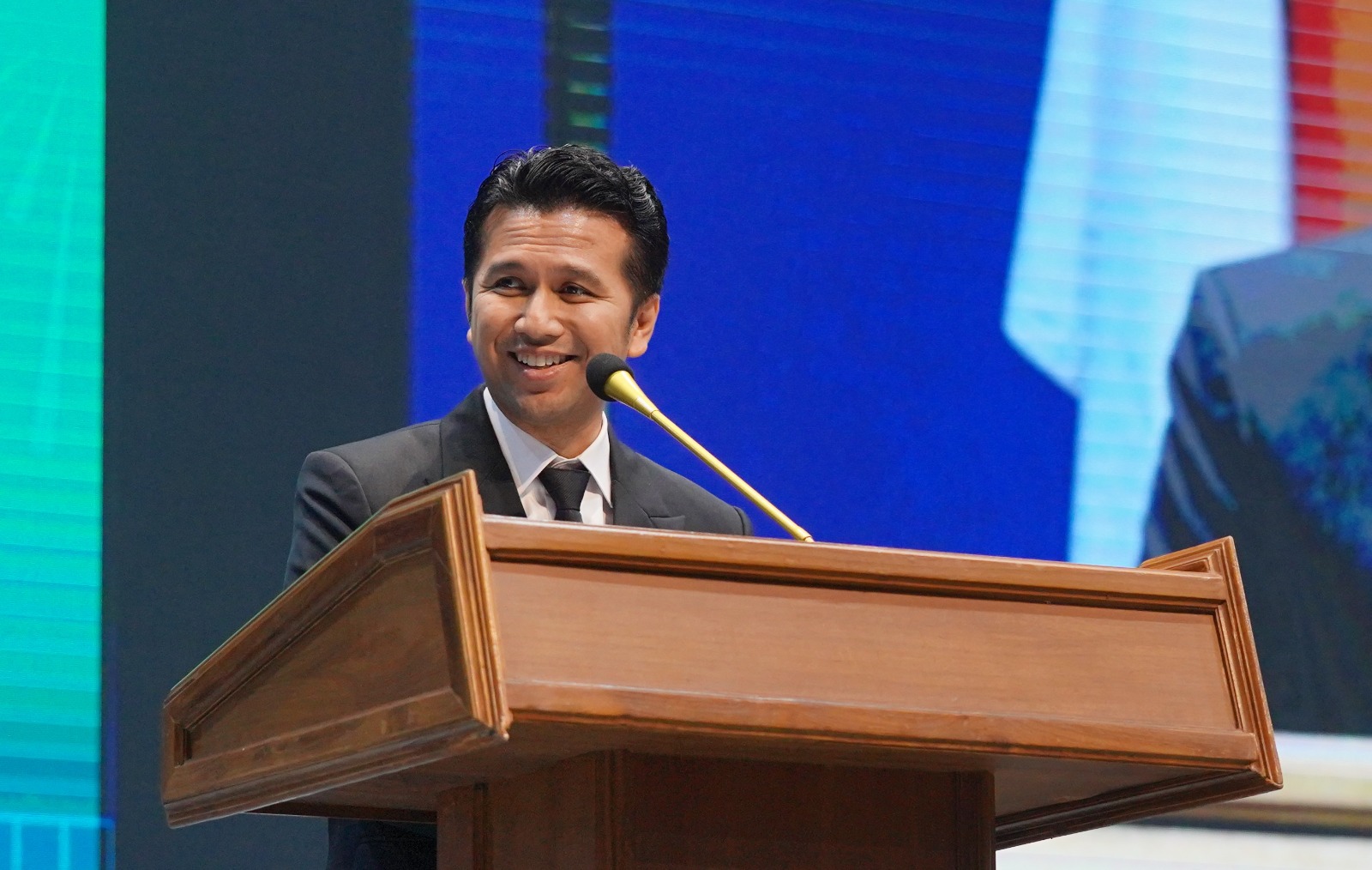 Wagub Jatim Emil Dardak Jadi Lulusan Terbaik Profesi Insinyur ITB, Tekankan Tanggung Jawab Profesional